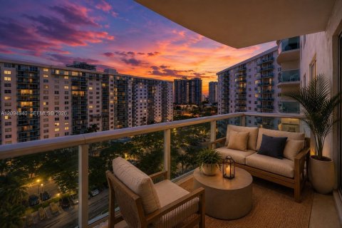 Condo in Sunny Isles Beach, Florida, 2 bedrooms № 2392084 - photo 14