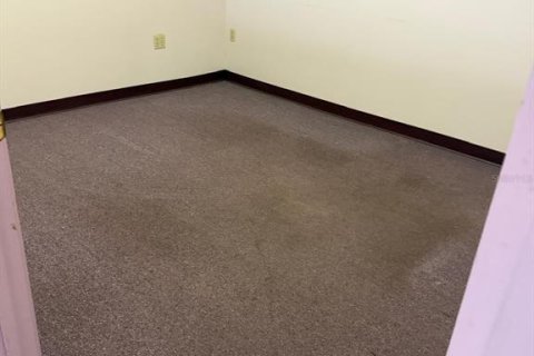 Immobilier commercial à louer à Winter Haven, Floride: 1570.23 m2 № 2207695 - photo 9