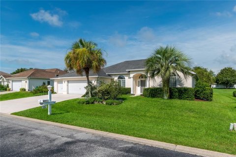 House in Ocala, Florida 3 bedrooms, 181.16 sq.m. № 1273483 - photo 1