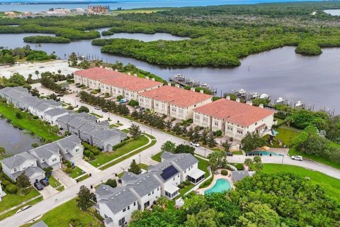 Touwnhouse à vendre à Saint Petersburg, Floride: 4 chambres, 335.1 m2 № 2377782 - photo 3