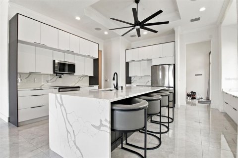 Touwnhouse à vendre à Saint Petersburg, Floride: 4 chambres, 335.1 m2 № 2377782 - photo 7