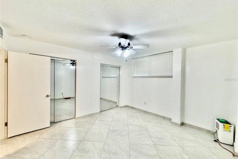 Condo in Daytona Beach, Florida, 1 bedroom № 2284102 - photo 8