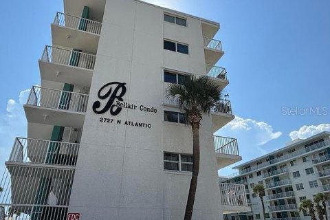 Condo in Daytona Beach, Florida, 1 bedroom № 2284102 - photo 12