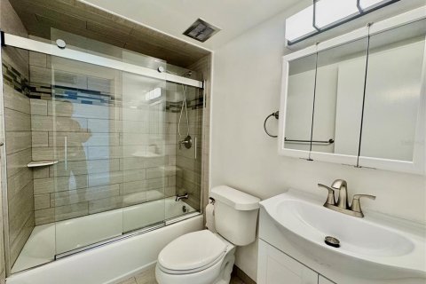 Condo in Daytona Beach, Florida, 1 bedroom № 2284102 - photo 7