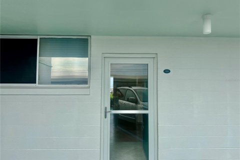 Condo in Daytona Beach, Florida, 1 bedroom № 2284102 - photo 10
