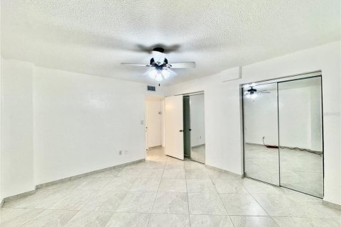 Condo in Daytona Beach, Florida, 1 bedroom № 2284102 - photo 6