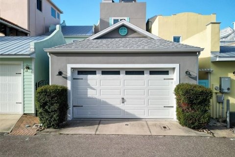 House in New Smyrna Beach, Florida 3 bedrooms, 306.58 sq.m. № 2206073 - photo 3