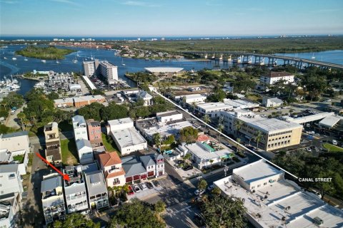 House in New Smyrna Beach, Florida 3 bedrooms, 306.58 sq.m. № 2206073 - photo 5