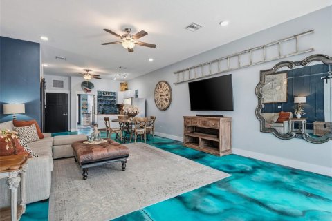 House in New Smyrna Beach, Florida 3 bedrooms, 306.58 sq.m. № 2206073 - photo 18