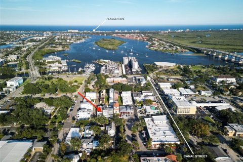 House in New Smyrna Beach, Florida 3 bedrooms, 306.58 sq.m. № 2206073 - photo 4