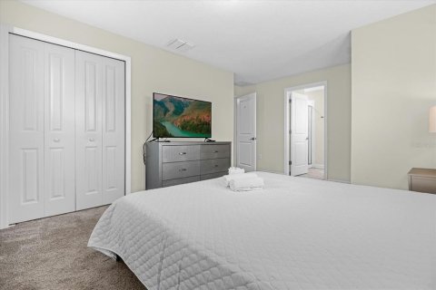 Townhouse in Davenport, Florida 5 bedrooms, 201.32 sq.m. № 1125100 - photo 17