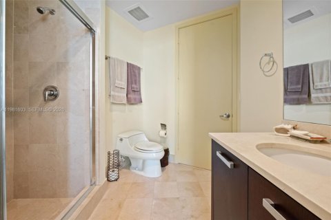 Condo in Sunny Isles Beach, Florida, 2 bedrooms  № 2043273 - photo 20