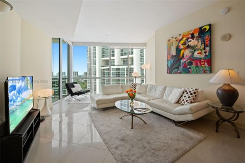 Condo in Sunny Isles Beach, Florida, 2 bedrooms  № 2043273 - photo 9