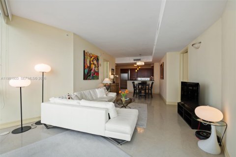 Condo in Sunny Isles Beach, Florida, 2 bedrooms  № 2043273 - photo 8