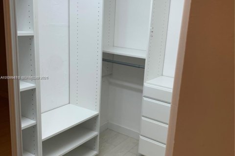 Снять в аренду кондоминиум в Майами-Бич, Флорида 1 спальня, 69.49м2, № 2401935 - фото 11