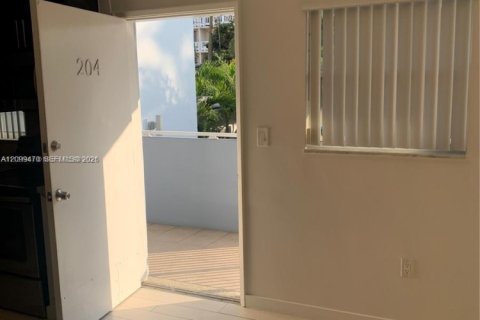 Снять в аренду кондоминиум в Майами-Бич, Флорида 1 спальня, 69.49м2, № 2401935 - фото 17