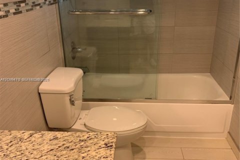 Снять в аренду кондоминиум в Майами-Бич, Флорида 1 спальня, 69.49м2, № 2401935 - фото 10