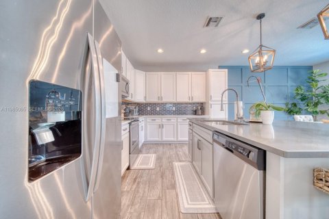 Casa en venta en Lake Worth, Florida, 3 dormitorios, 196.77 m2 № 2055396 - foto 11