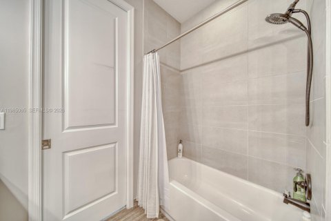 Casa en venta en Lake Worth, Florida, 3 dormitorios, 196.77 m2 № 2055396 - foto 27