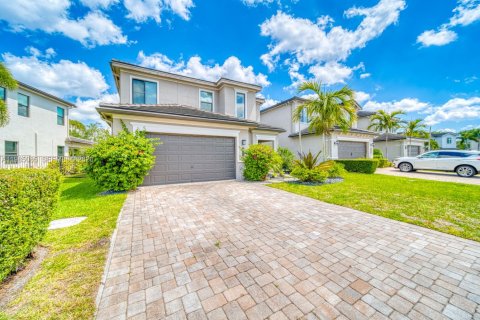 Casa en Lake Worth, Florida 3 dormitorios, 196.77 m2 № 2055396