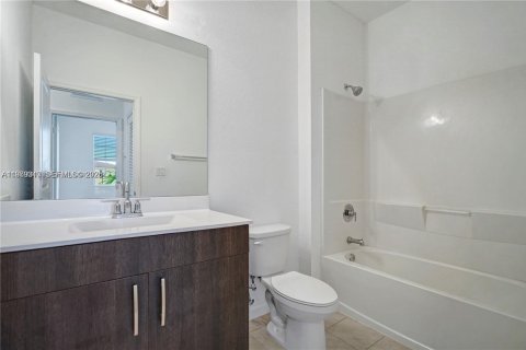 Купить таунхаус в Лодерхилл, Флорида 3 спальни, 138.98м2, № 2046041 - фото 8