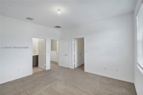 Купить таунхаус в Лодерхилл, Флорида 3 спальни, 138.98м2, № 2046041 - фото 15