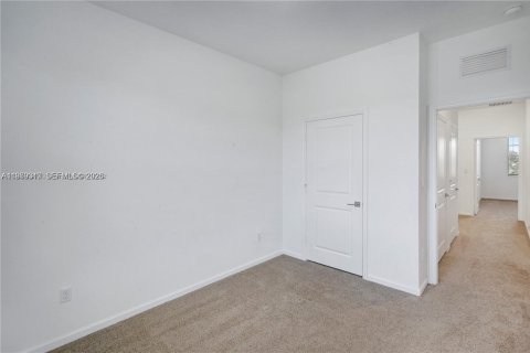 Купить таунхаус в Лодерхилл, Флорида 3 спальни, 138.98м2, № 2046041 - фото 7