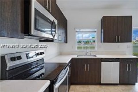 Купить таунхаус в Лодерхилл, Флорида 3 спальни, 138.98м2, № 2046041 - фото 4