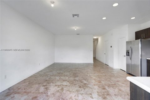 Купить таунхаус в Лодерхилл, Флорида 3 спальни, 138.98м2, № 2046041 - фото 14