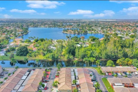 Villa ou maison à vendre à Hialeah, Floride: 2 chambres, 91.97 m2 № 2064627 - photo 20