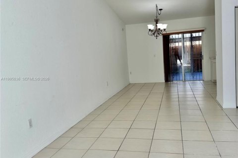 Villa ou maison à vendre à Hialeah, Floride: 2 chambres, 91.97 m2 № 2064627 - photo 15