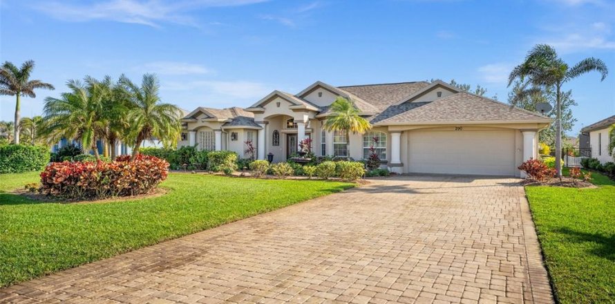 House in Rotonda, Florida 3 bedrooms, 222.69 sq.m. № 1717583