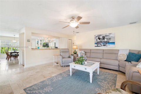 House in Key Largo, Florida 3 bedrooms, 181.53 sq.m. № 1871712 - photo 11