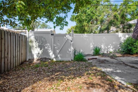 Casa en venta en Saint Petersburg, Florida, 4 dormitorios, 98.2 m2 № 1724752 - foto 24