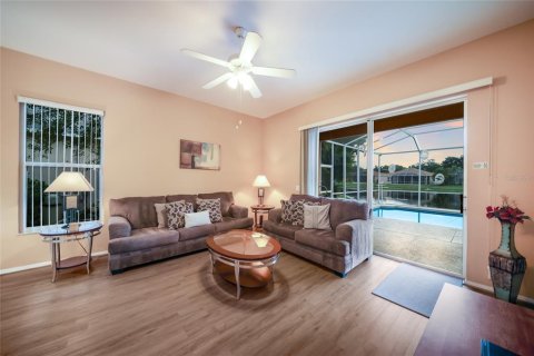 Villa ou maison à vendre à Bradenton, Floride: 4 chambres, 214.98 m2 № 2337350 - photo 8