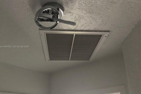 Купить виллу или дом в Майами-Гарденс, Флорида 3 спальни, 136.29м2, № 2025418 - фото 20