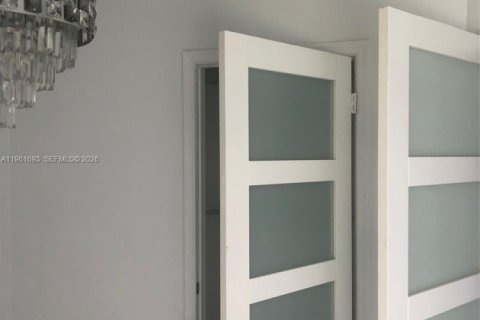 Купить виллу или дом в Майами-Гарденс, Флорида 3 спальни, 136.29м2, № 2025418 - фото 12