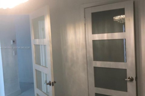 Купить виллу или дом в Майами-Гарденс, Флорида 3 спальни, 136.29м2, № 2025418 - фото 16