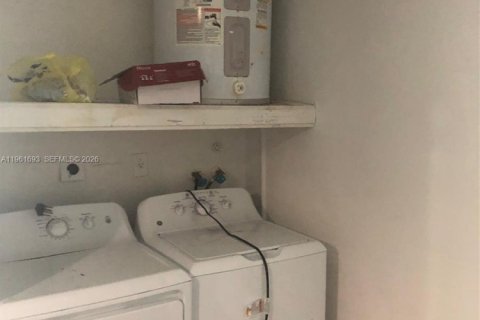 Купить виллу или дом в Майами-Гарденс, Флорида 3 спальни, 136.29м2, № 2025418 - фото 17