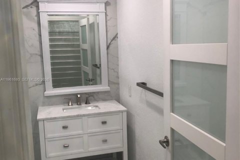 Купить виллу или дом в Майами-Гарденс, Флорида 3 спальни, 136.29м2, № 2025418 - фото 15