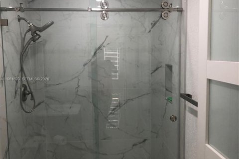 Купить виллу или дом в Майами-Гарденс, Флорида 3 спальни, 136.29м2, № 2025418 - фото 13