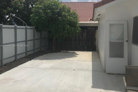 Купить виллу или дом в Майами-Гарденс, Флорида 3 спальни, 136.29м2, № 2025418 - фото 5