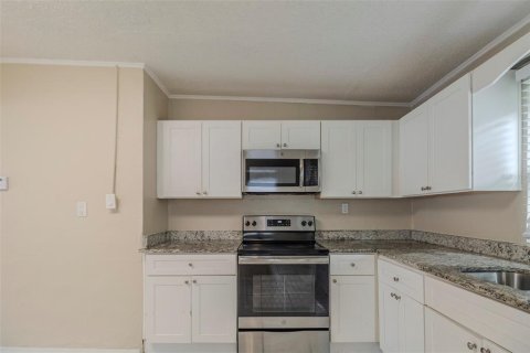 House in Orlando, Florida 3 bedrooms, 107.67 sq.m. № 1544102 - photo 9