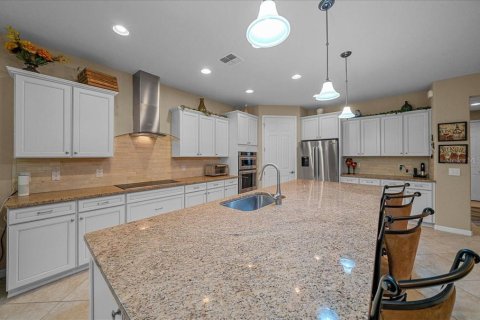 House in Ocala, Florida 3 bedrooms, 235.88 sq.m. № 2324605 - photo 15