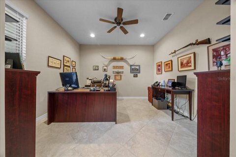 House in Ocala, Florida 3 bedrooms, 235.88 sq.m. № 2324605 - photo 6