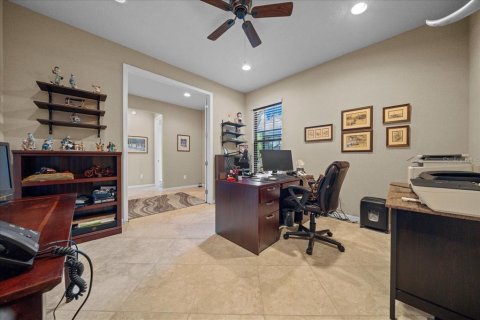 House in Ocala, Florida 3 bedrooms, 235.88 sq.m. № 2324605 - photo 7