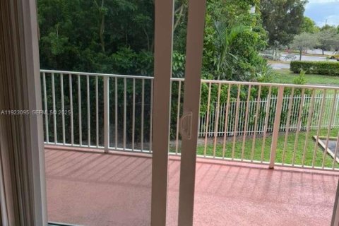 Купить кондоминиум в Хайалиа, Флорида 2 спальни, 96.15м2, № 1976808 - фото 11