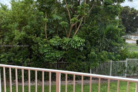 Купить кондоминиум в Хайалиа, Флорида 2 спальни, 96.15м2, № 1976808 - фото 13