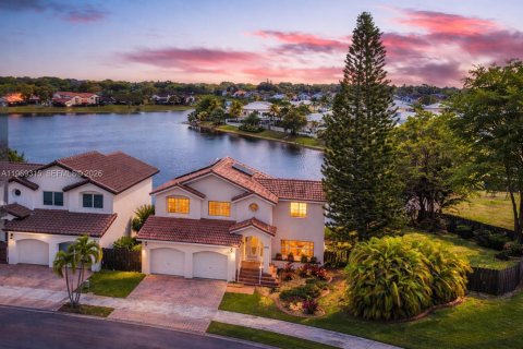 Villa ou maison à Miami, Floride 4 chambres, 198.16 m2 № 2090117