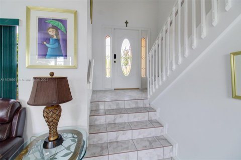 House in Miami, Florida 4 bedrooms, 198.16 sq.m. № 1832298 - photo 7